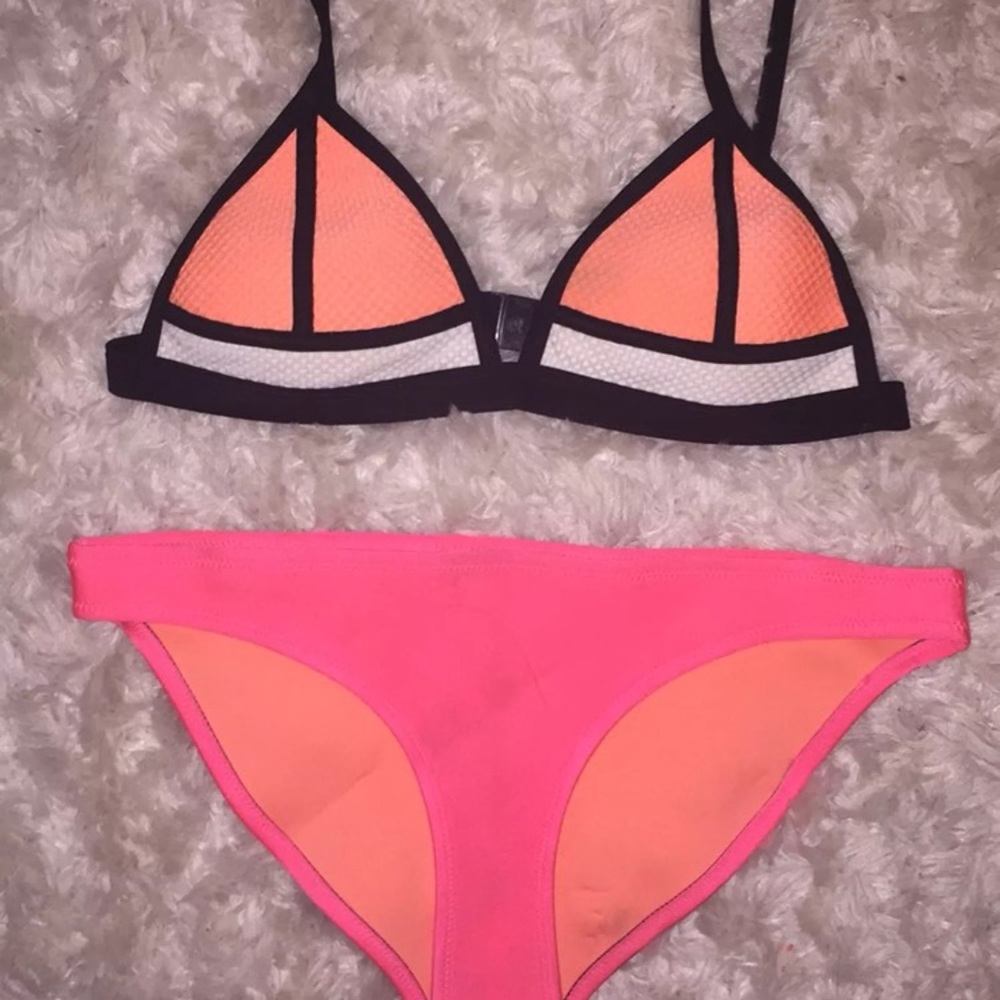 Triangl Bambi Bikini small top and medium bottom